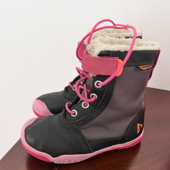 Plae Noel waterproof shoes 9.5 - Picture 3 of 4